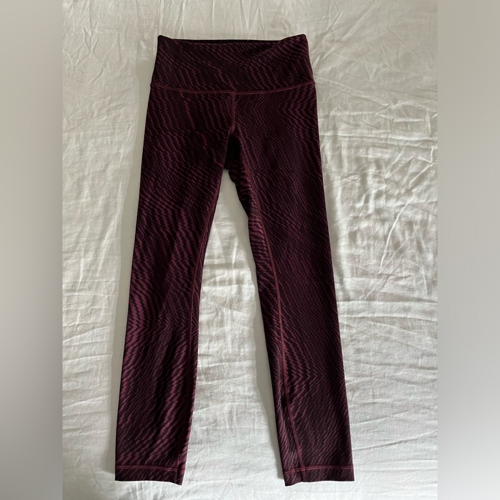 Lululemon Hi Rise Wunder Under Pants Leggings Red Grape Black Size 6 EUC